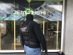 [VIDEO] Logo i nazwę restauracji Sushi ukradł biznesmen w Wielkopolsce! Ludzie Rutkowskiego wkroczyli do akcji, by pomóc młodemu przedsiębiorcy odzyskać jego własność intelektualną i ukrócić nielegalne zarobkowanie nieuczciwemu biznesmenowi