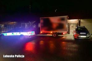 [VIDEO] Lubuscy policjanci eskortowali busa ze szczepionkami przeciw COVID-19