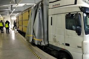 [VIDEO] Rekordowy przemyt papierosów udaremniony na polsko-białoruskim przejściu granicznym w Kuźnicy