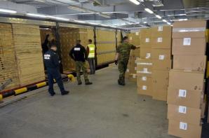 [VIDEO] Rekordowy przemyt papierosów udaremniony na polsko-białoruskim przejściu granicznym w Kuźnicy