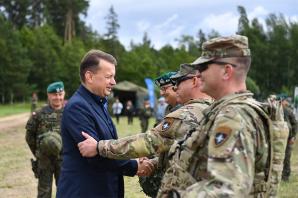 [VIDEO] Przesmyk suwalski jest bezpieczny dzięki służbie żołnierzy. Spotkanie z prezydentem Litwy i szefem litewskiego resortu obrony