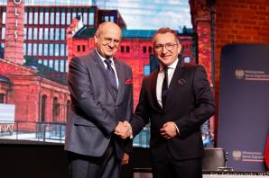 Minister Rau podpisał umowę na otwarcie Centrum Decyzji Wizowych MSZ w Łodzi