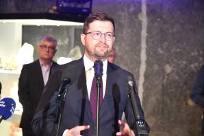 Wiceminister Andrzej Śliwka na przekazaniu Ognia Pokoju w Kopalni Soli ,,Wieliczka”: niech dzisiejsza jego prezentacja stanie się naszym głośnym i jednoznacznym apelem o pokój