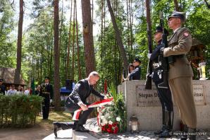 [VIDEO] Hołd dla litewskich lotników w 90. rocznicę katastrofy pod Pszczelnikiem