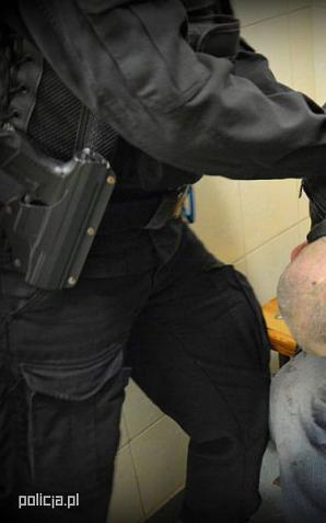 Pościg za kompletnie pijanym kierowcą! Ranił policjanta! 