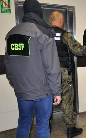 Rozbito zorganizowaną grupę przestępczą zajmującą się obrotem narkotyków i dopalaczy