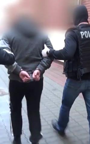 [VIDEO]  Zarzuty dla mężczyzny, podejrzanego o nawoływanie do popełnienia przestępstw