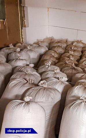 [VIDEO] Walka z przestępczością tytoniową ogranicza szarą strefę. W tym przemyt papierosów z Litwy przez Polskę do Europy Zachodniej 