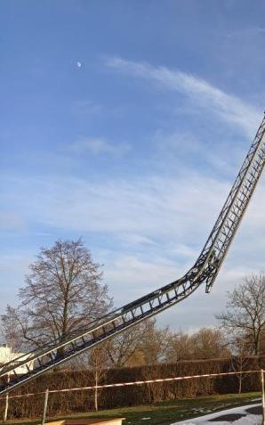 Nowa drabina austryjackiej firmy Rosenbauer  złamała się podczas testowania