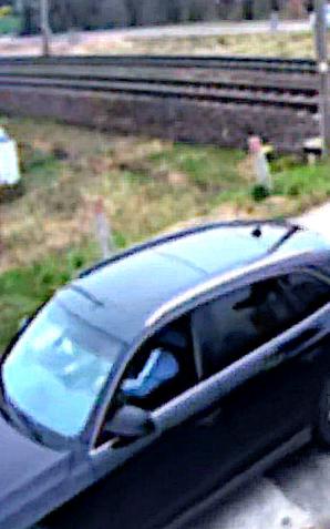 [VIDEO] Kożuszki-Parcel: wzorowe zachowanie na przejeździe kolejowo-drogowym
