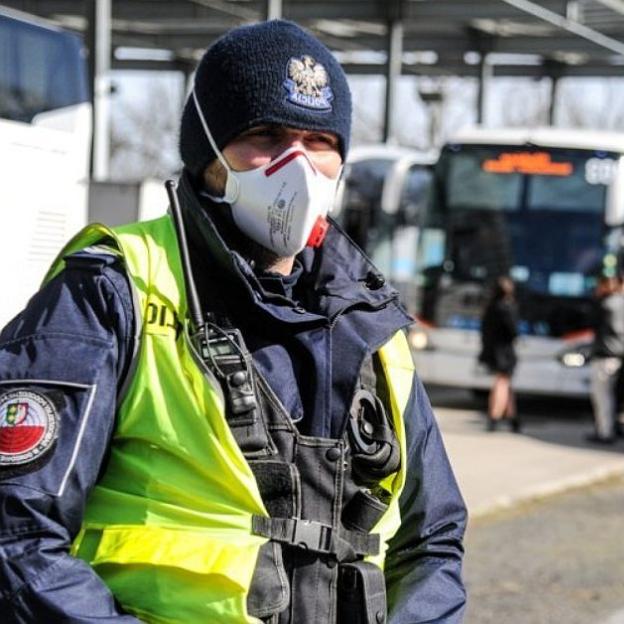 Policjanci również strzegą polskich granic
