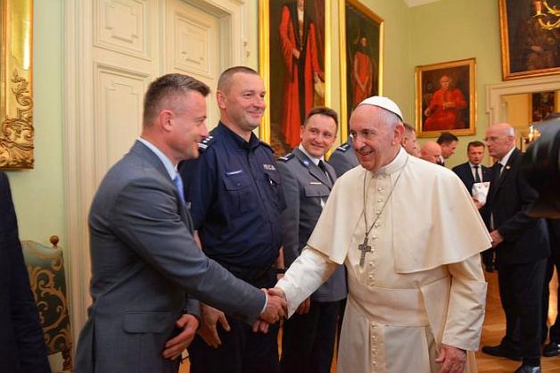 Ojciec Święty Franciszek podziękował strażakom, policjantom, pogranicznikom i BOR za bezpieczeństwo podczas Światowych Dni Młodzieży