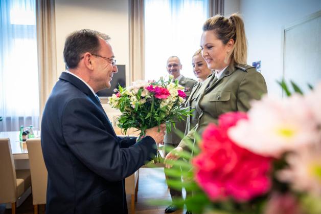 Podziękowania od ministra Mariusza Kamińskiego dla funkcjonariuszek Straży Granicznej zaangażowanych w działania na wschodniej granicy