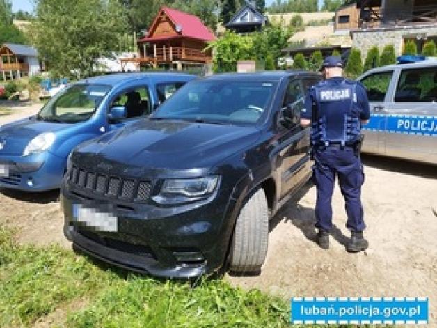 Policjanci odzyskali samochód warty pół miliona złotych skradziony z terenu Niemiec. 