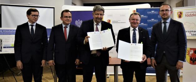 Pierwsza umowa z Programu Kolej Plus podpisana!