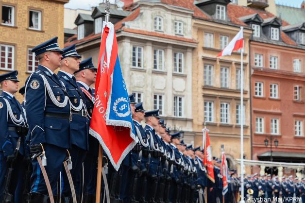 [VIDEO] Premier Donald Tusk uczestniczył w Centralnych Obchodach Święta Policji na Placu Zamkowym w Warszawie